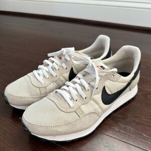 Nike Challenger OG “Light Bone”